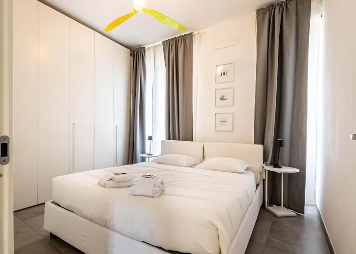 Large And Bright, A Stone's Throw From Trastevere Apartment Rom