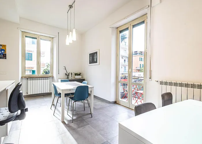 Apartment Large And Bright, A Stone's Throw From Trastevere Rom
