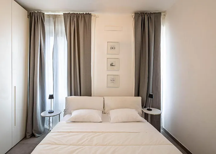 Large And Bright, A Stone's Throw From Trastevere Rom